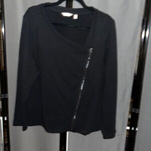 Stylish Women's Black Zipper Sweatshirt